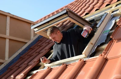 Pose de fenêtres de toit Velux à Langueux